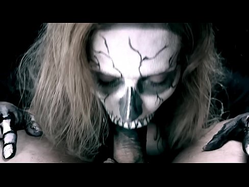 ❤️ Demonska djevojka siše kurac svojim crnim ustima i guta spermu. ❤️ Porno na bs.courseclass.ru ❌️❤